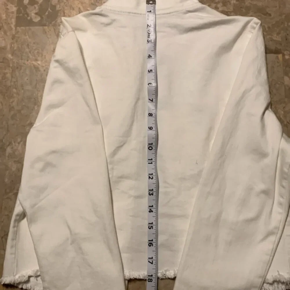 Tommy Hilfiger White Jean Jacket Cropped Design - Picture 5 of 10